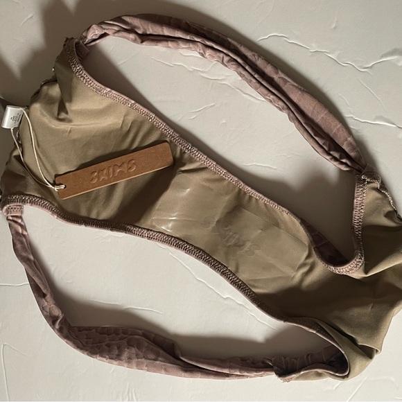 SKIMS SIGNATURE SWIM NEW W TAGS RUCHED THONG BIKINI BOTTOM SIZE LARGE DUNE CROC - Picture 5 of 5